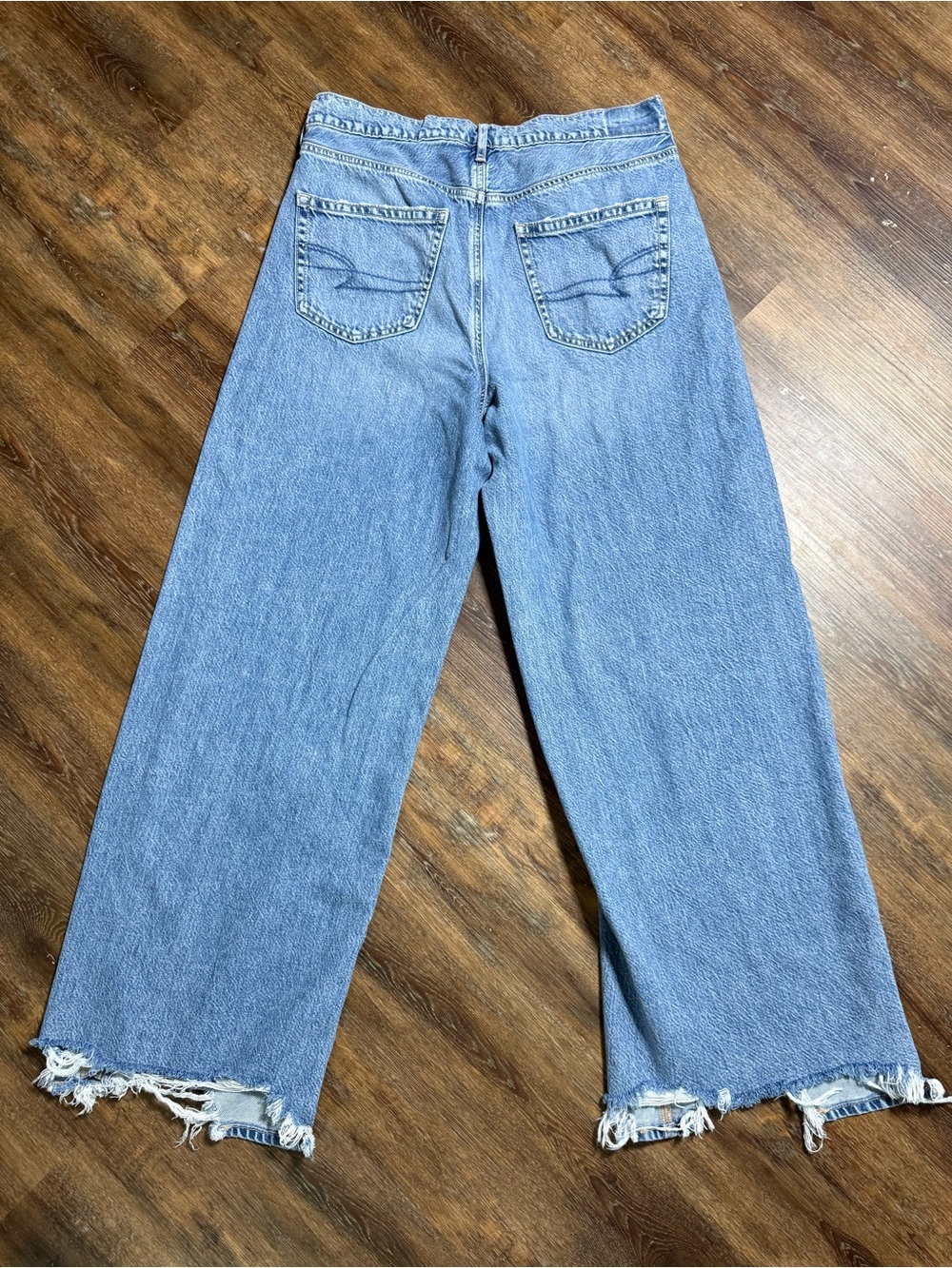 American Eagle | Super High Rise Baggy Wide Leg Jeans | Light Wash | 10 Regular - Picture 2 of 15